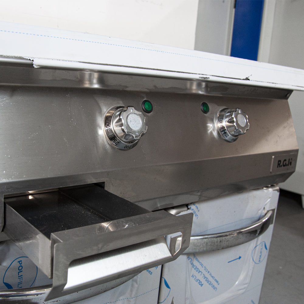 Plancha lisse sur soubassement neutre 2 portes - Oztiryakiler OG28070C