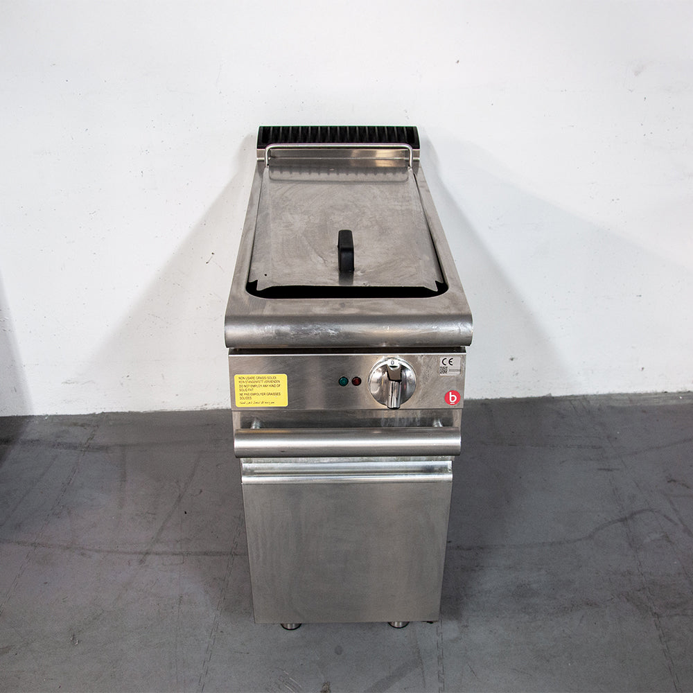 Friteuse électrique 2 paniers sur meuble - Cuve 22 litres - 18 kW - 400 x 900 x 850 mm - 32 - Baron Q90FRI/E422