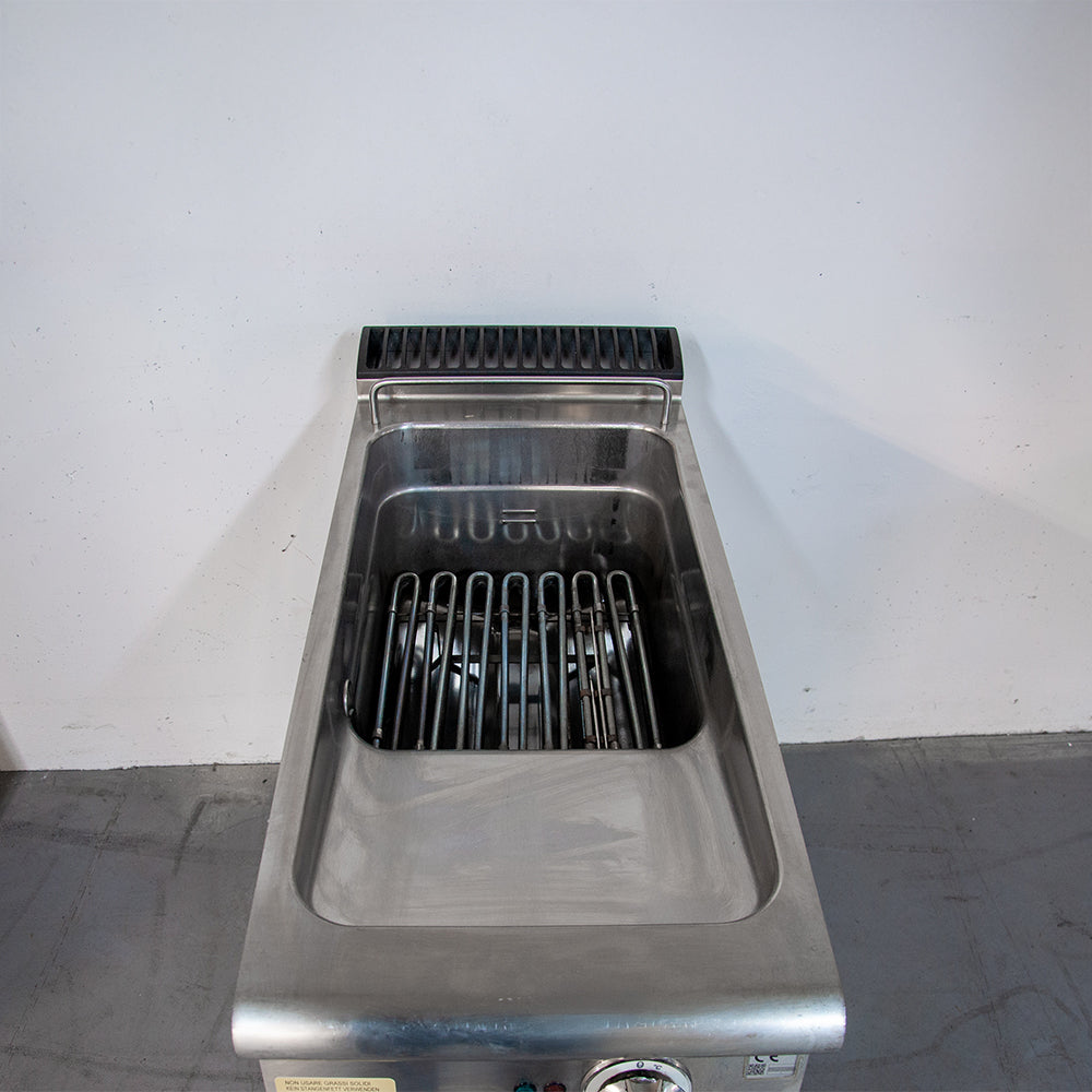 Friteuse électrique 2 paniers sur meuble - Cuve 22 litres - 18 kW - 400 x 900 x 850 mm - 32 - Baron Q90FRI/E422