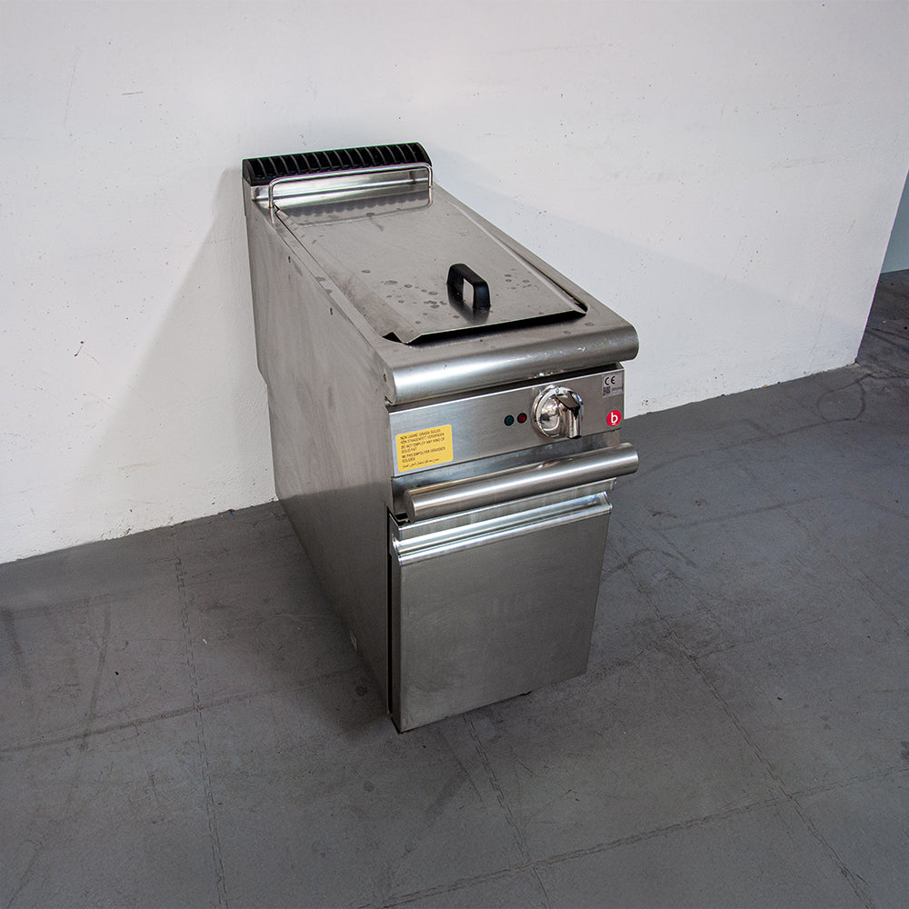 Friteuse électrique 2 paniers sur meuble - Cuve 22 litres - 18 kW - 400 x 900 x 850 mm - 33 - Baron Q90FRI/E422